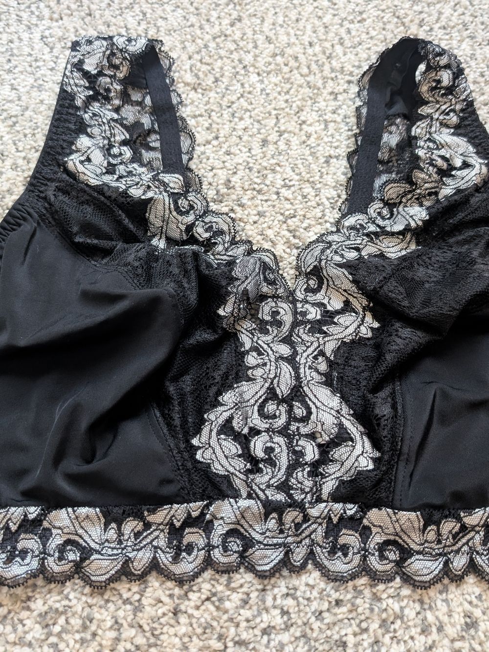 Breezies Black wireless Bra with Silver Lace Detail 2X